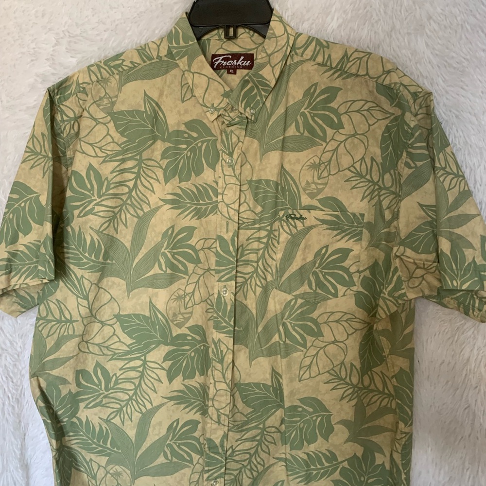 Men's Leaf Print Casual Shirt - Green by Fresku. New w/o tag